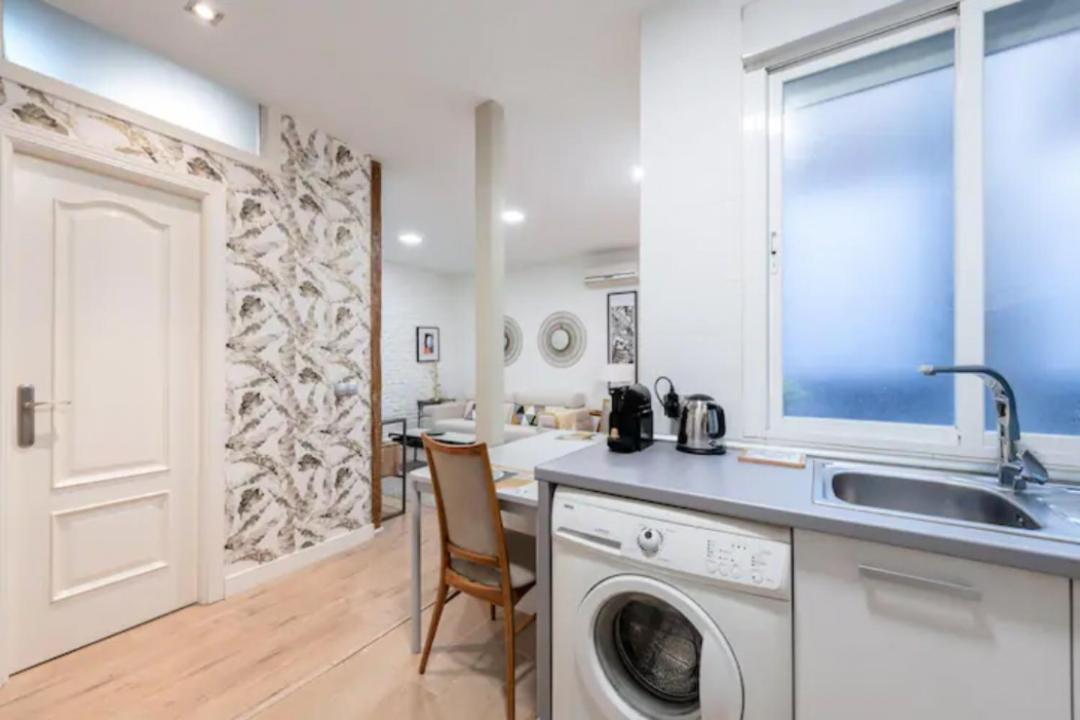 Modern, Cozy And Bright- 2bd 1bth- Tetuan Appartement